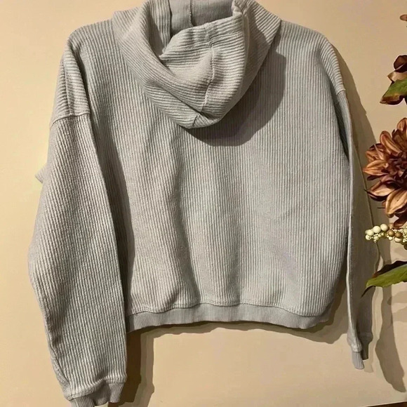 Aerie Women’s Small Ribbed Hoodie - Picture 6 of 9